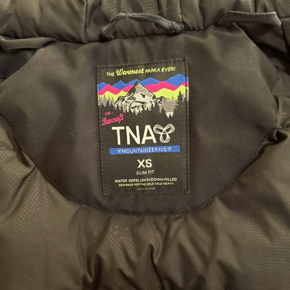 Aritzia TNA Waterproof Down Bancroft Parka